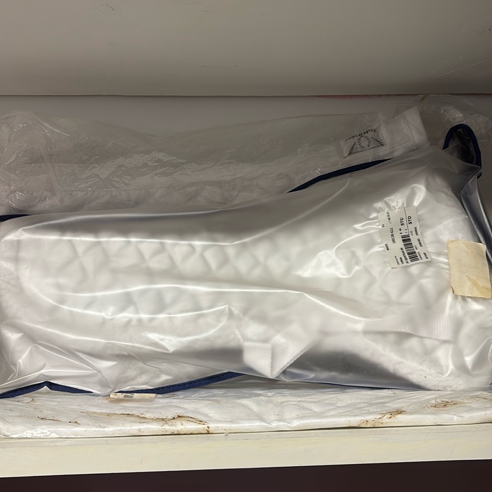 White pony half pad